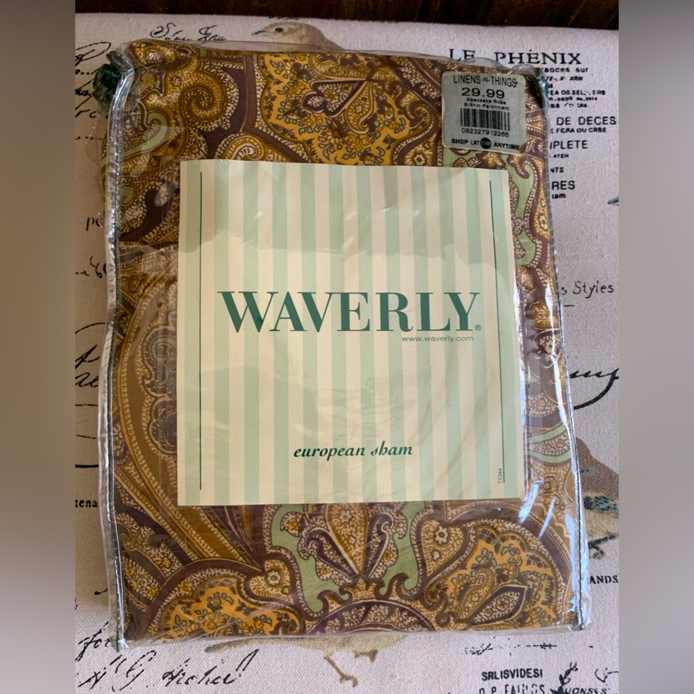 NWT Waverly European Sham: 💯% Cotton, Brown/Mint/Mustard Paisley 27x27 inches